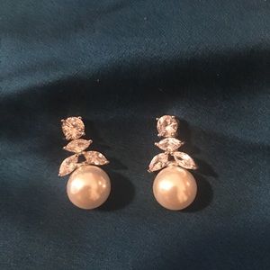 Pearl and diamond earrings stud drop